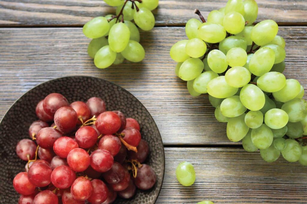 Fresh Organic Red or Green Seedless Grapes